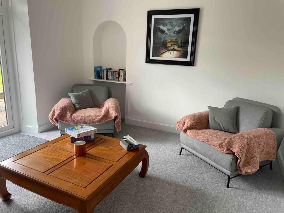 Fantastic Home In Brightons, Falkirk. Polmont Ngoại thất bức ảnh