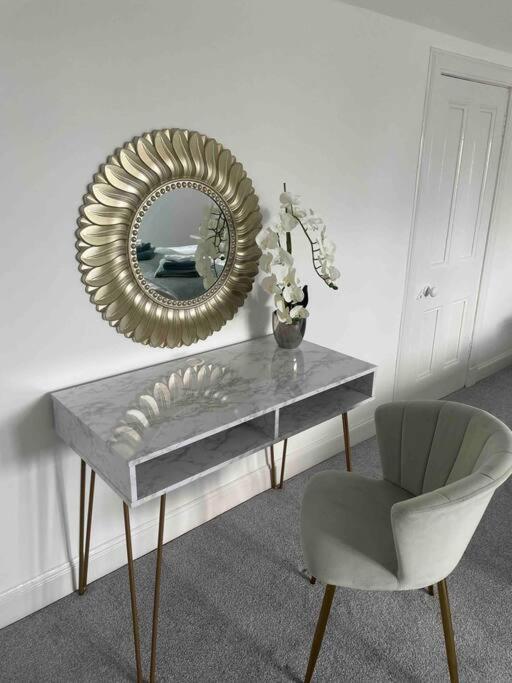 Fantastic Home In Brightons, Falkirk. Polmont Ngoại thất bức ảnh